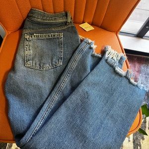 Free people dark wash straight leg size 26 jeans. Just recently purchased.